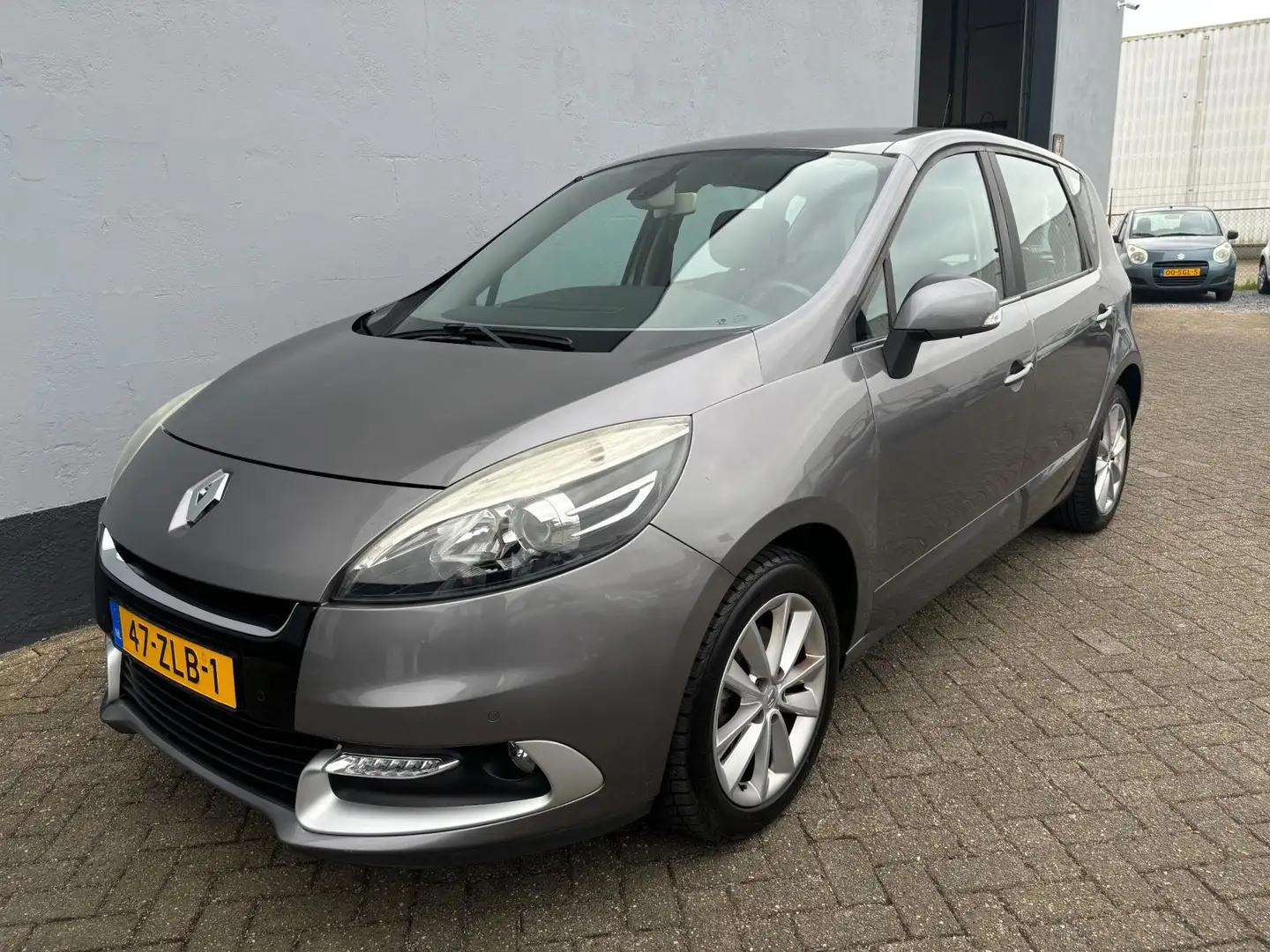 Renault Scenic 1.2 TCe Collection Grijs - 1
