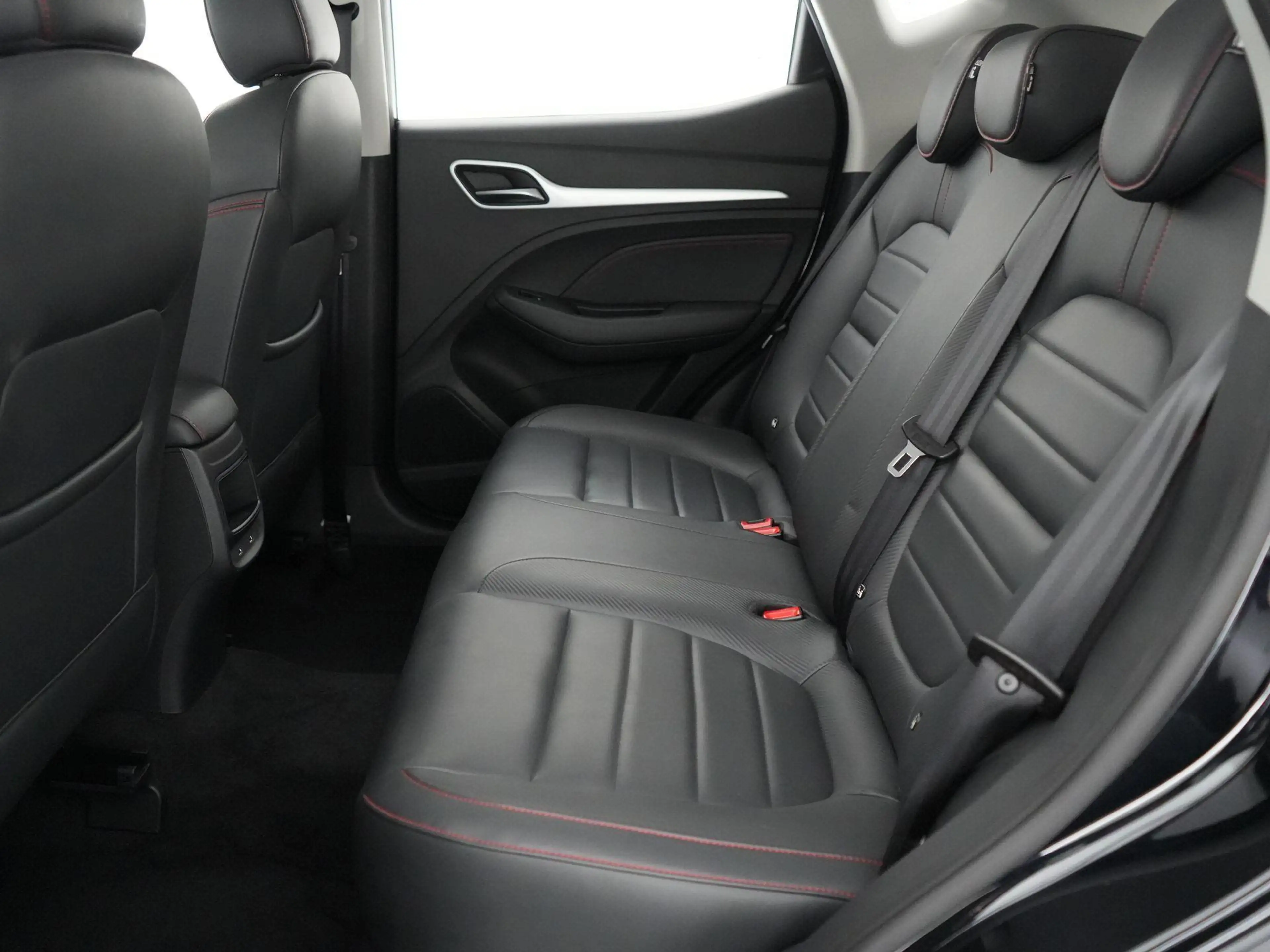 MG ZS 1.0 T-GDi AT LUXURY — photo 15