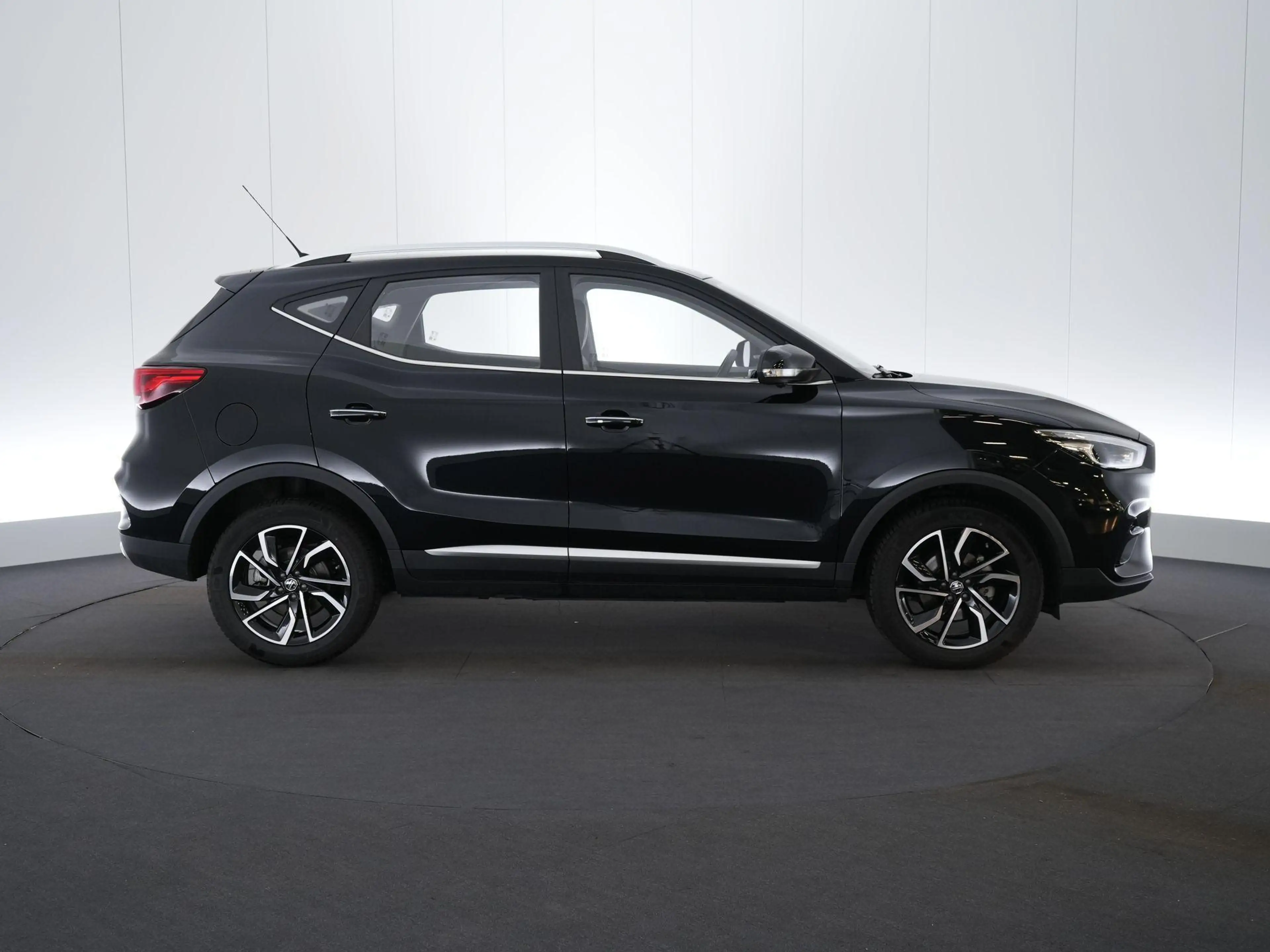 MG ZS 1.0 T-GDi AT LUXURY — photo 6