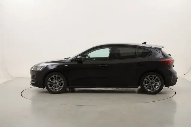 Ford Focus view 2