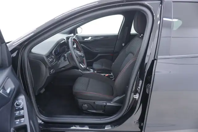 Ford Focus view 10