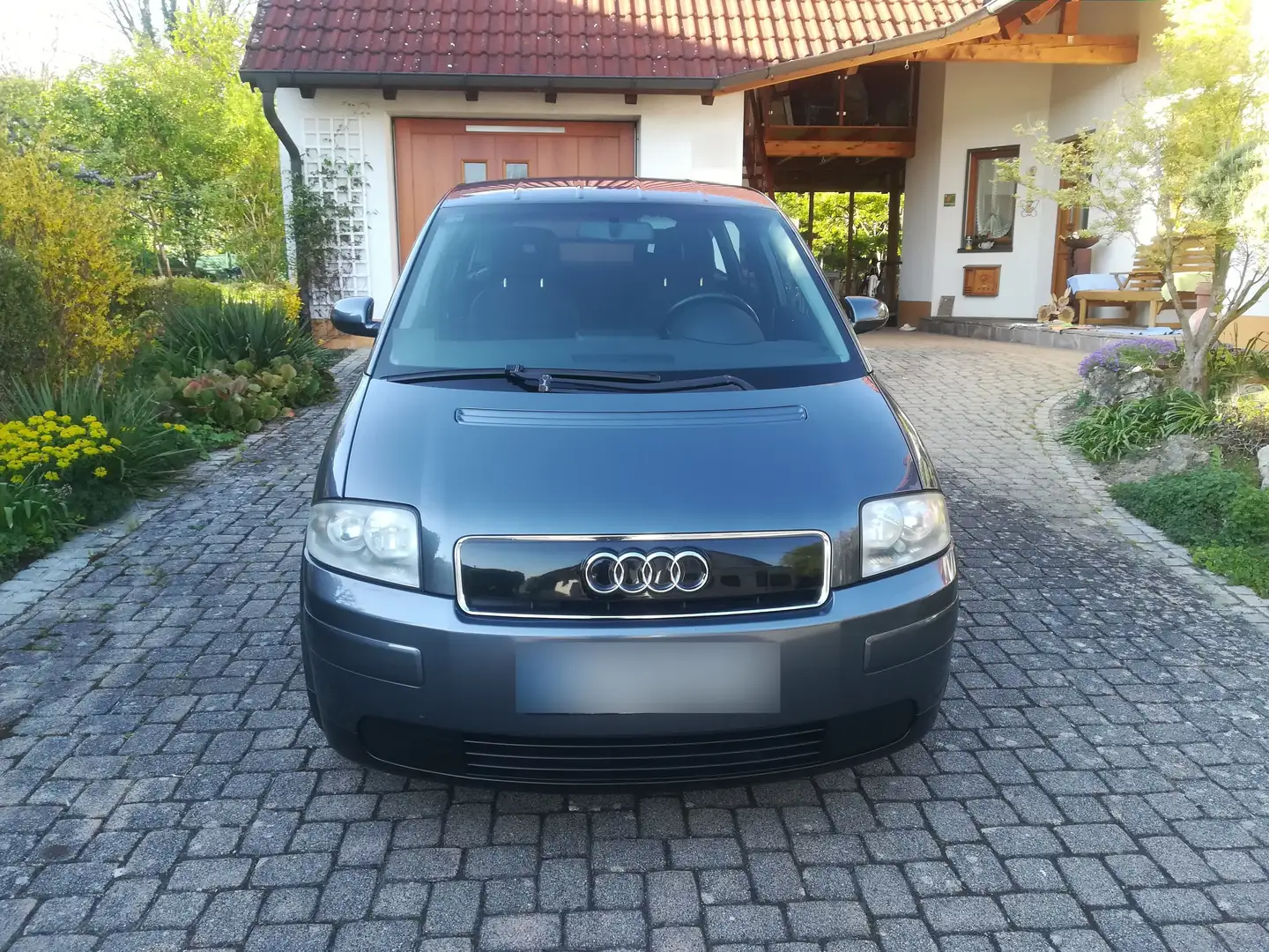 Audi A2 Audi A2, 1.4, Benzin, 75 PS Grau - 2