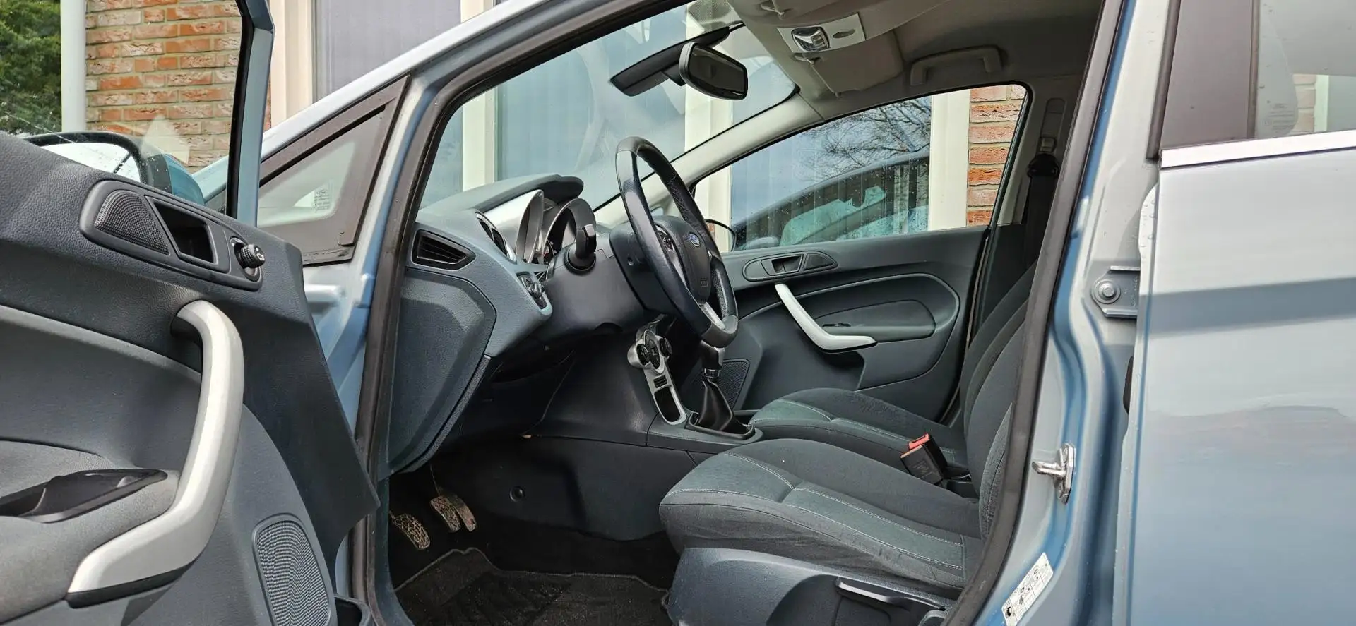 Ford Fiesta 1.25 Titanium Airco! Cruise Control! 5-Deurs! Nett Grau - 2