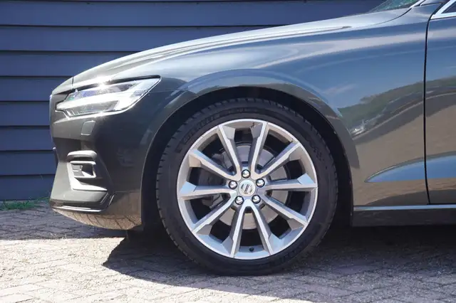 Volvo V60 view 7