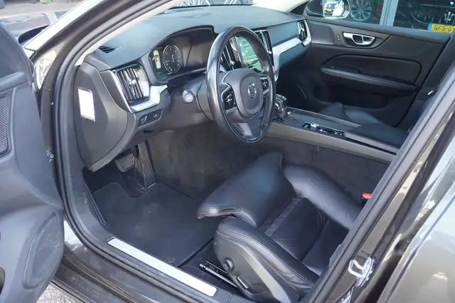 Volvo V60 view 8