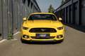 Ford Mustang GT Fastback 5,0 L V8 AT RWD Gelb - thumbnail 2
