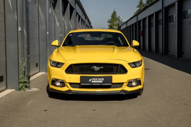 Ford Mustang view 2