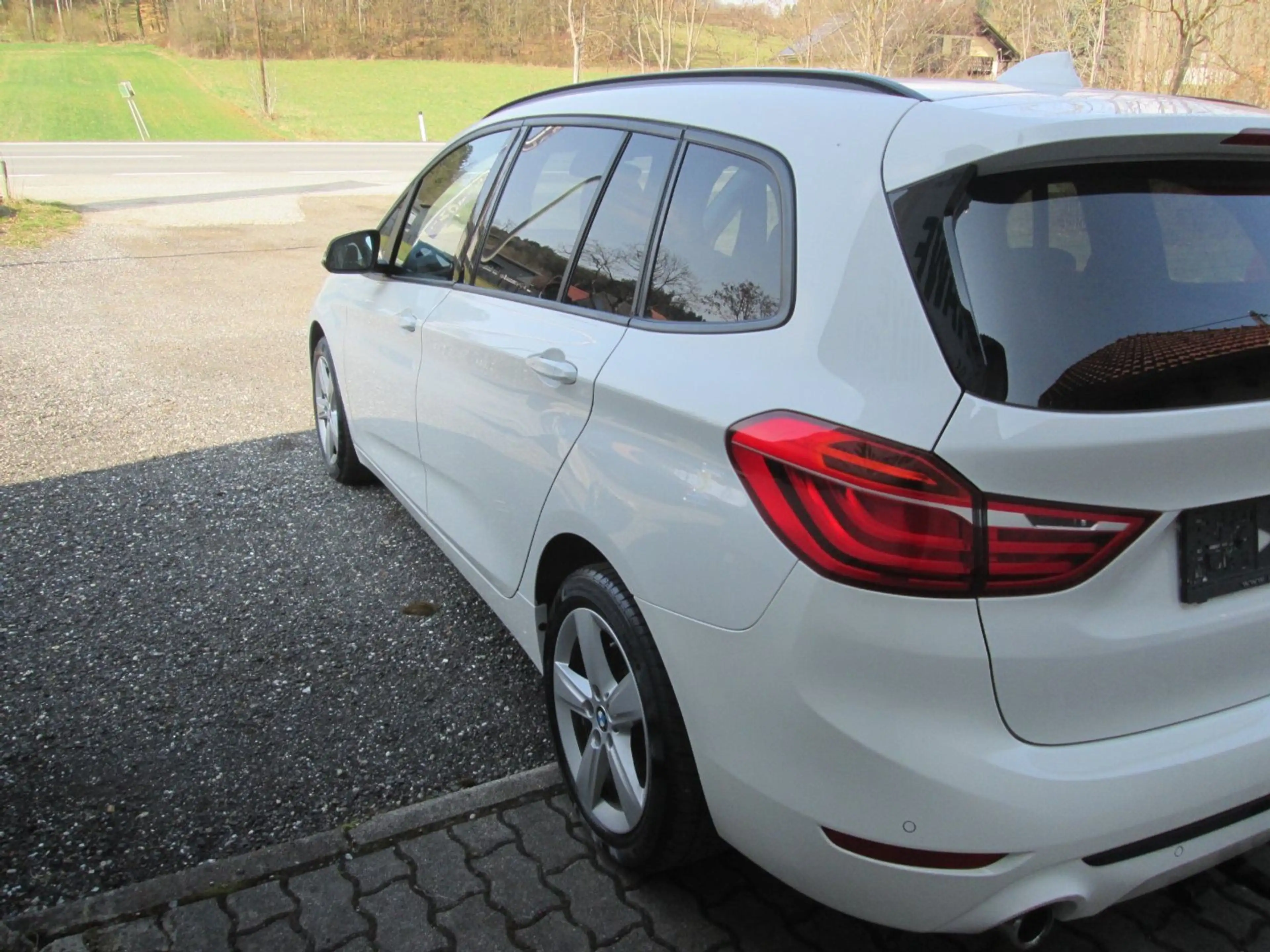 BMW 218 Gran Tourer - 218d Sport Line — photo 3