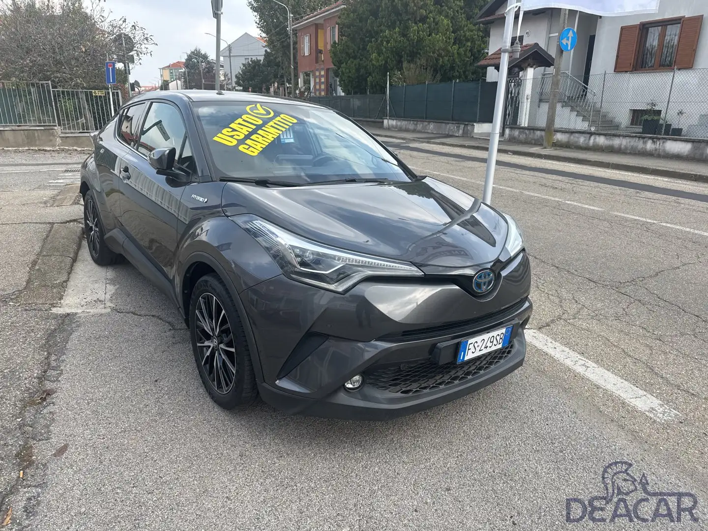 Toyota C-HR C-HR 1.8 Hybrid E-CVT Lounge Grijs - 1