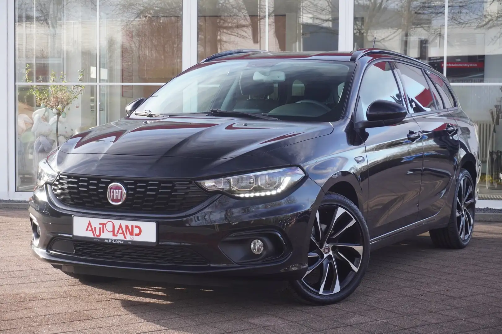Fiat Tipo Kombi 1.4 T-Jet S-Design Klimaaut. Navi DAB Schwarz - 2