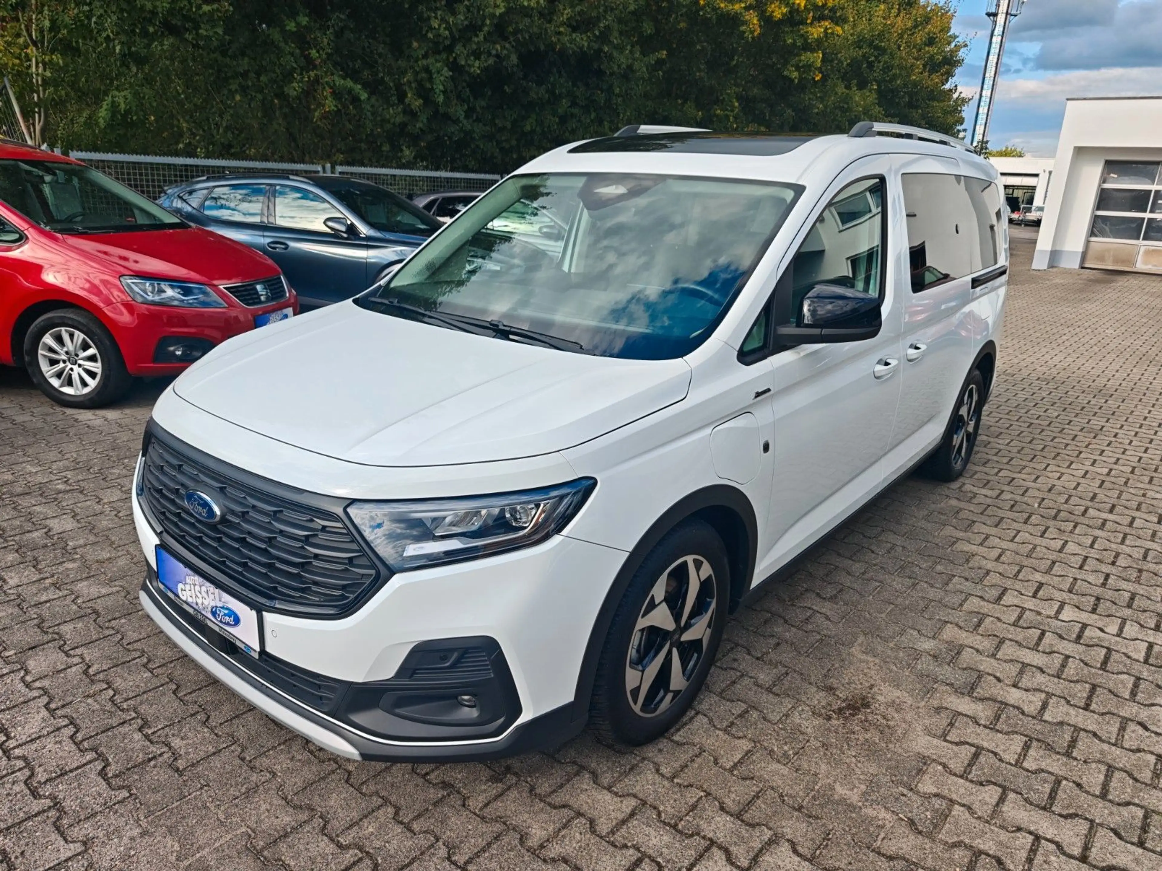 Ford Grand Tourneo Connect PHEV Active