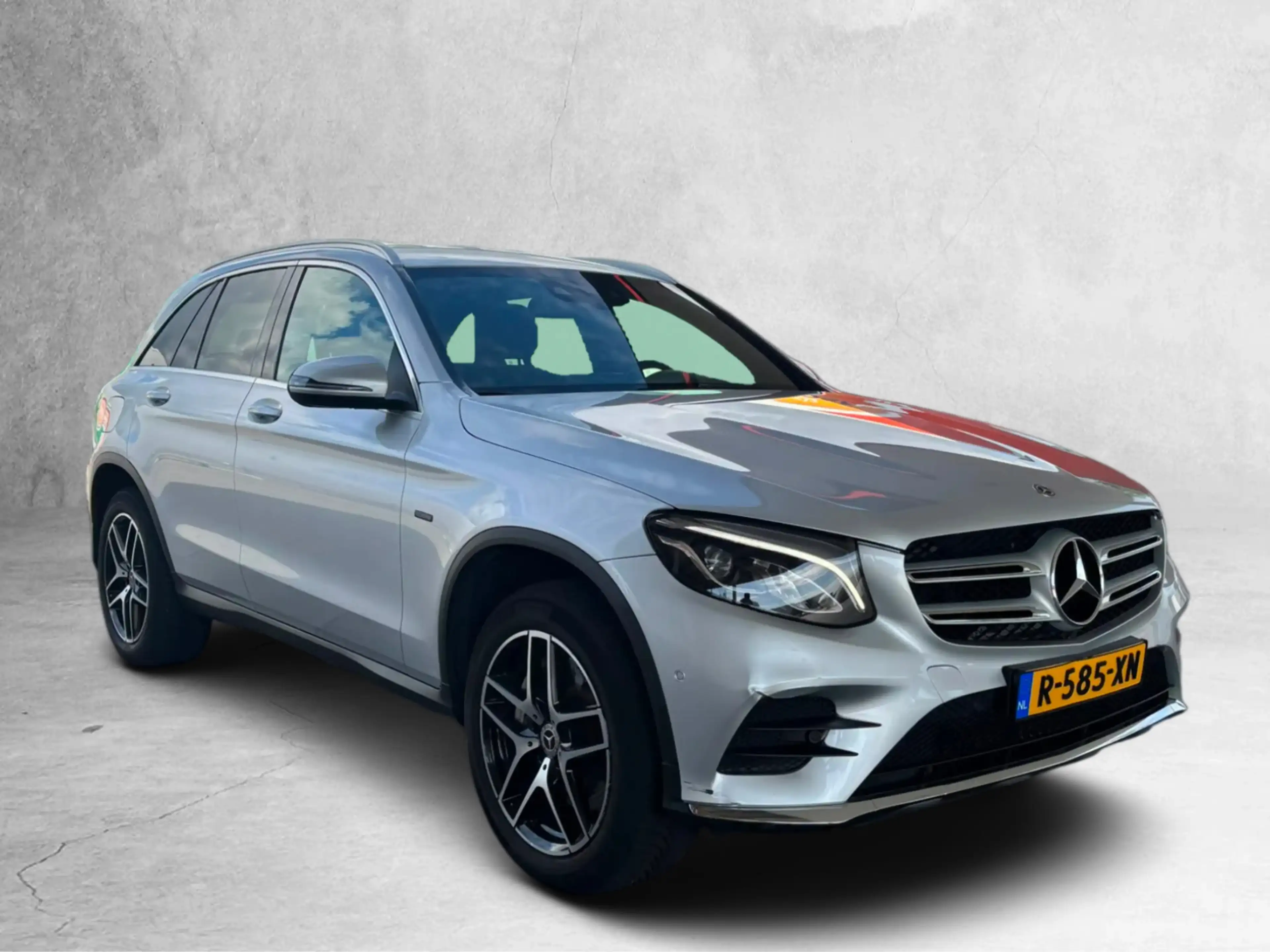 Mercedes-Benz GLC 350 350e AMG 4MATIC(Dealer OndH, Burmester, Head-up, N — photo 13
