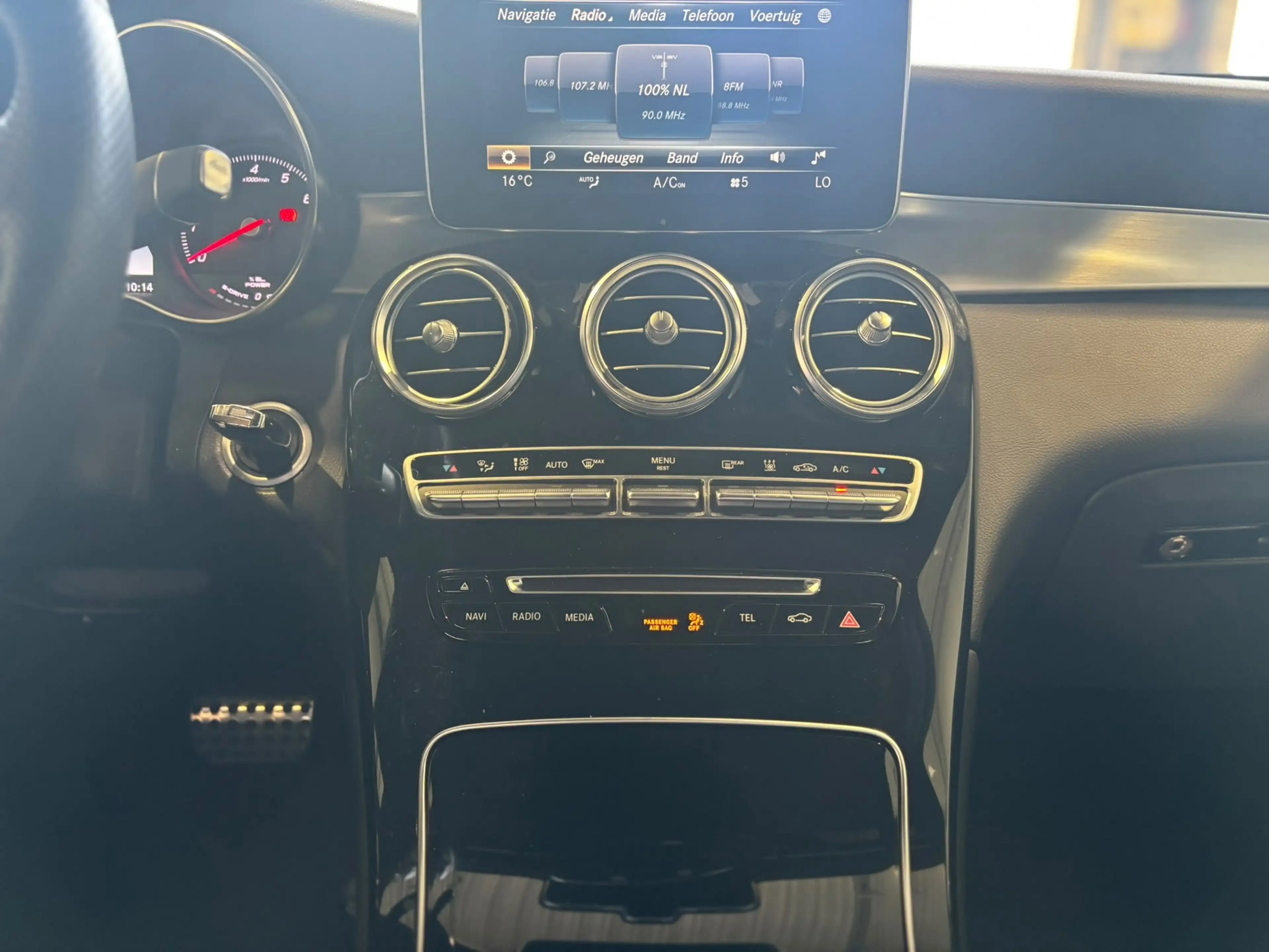 Mercedes-Benz GLC 350 350e AMG 4MATIC(Dealer OndH, Burmester, Head-up, N — photo 23