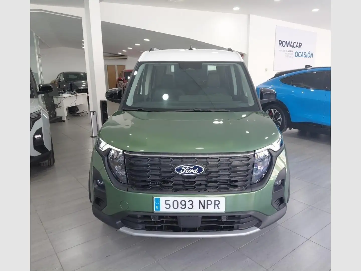 Ford Tourneo Courier 1.0 Ecoboost Active Verde - 2