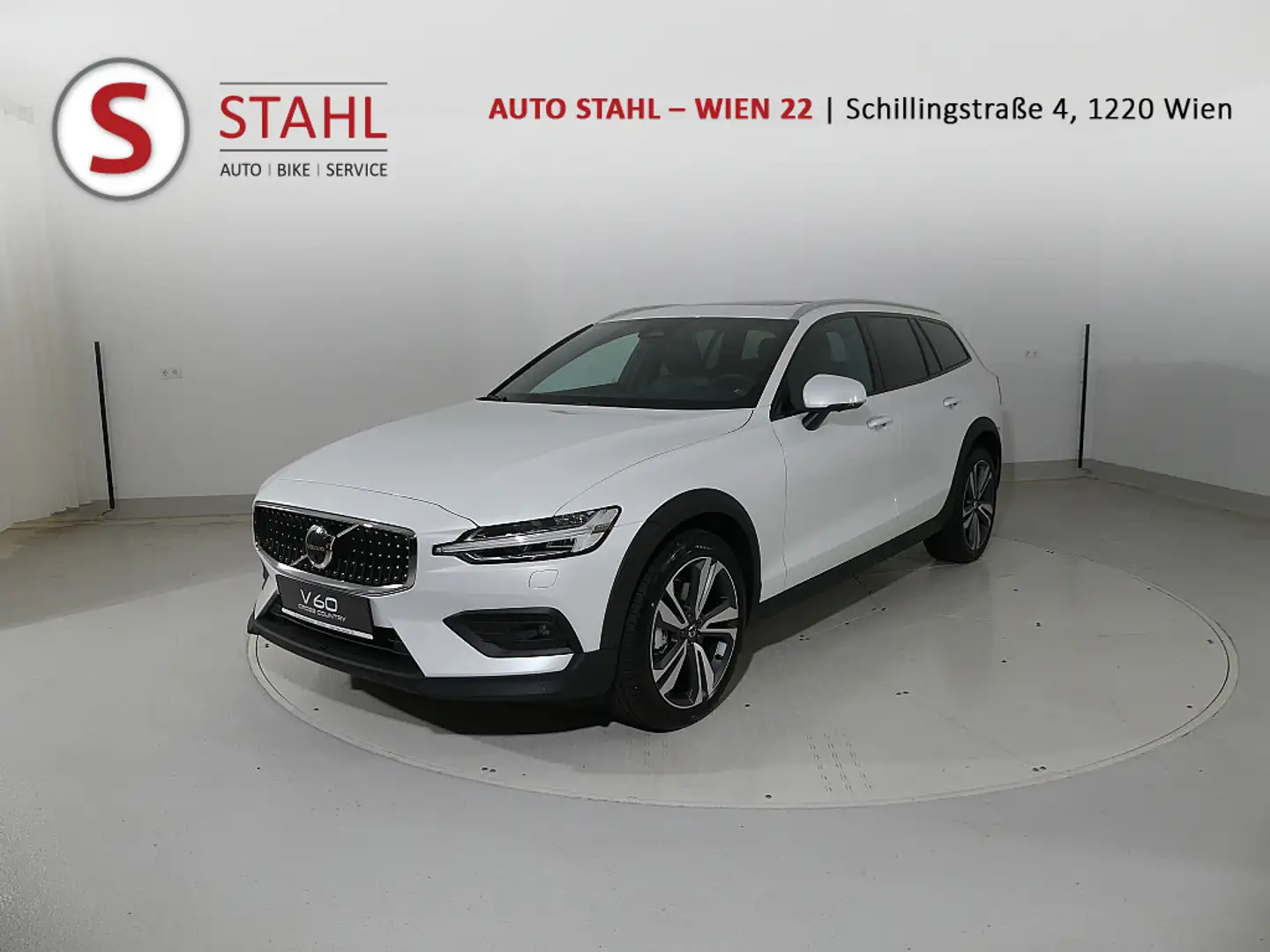 Volvo V60 Cross Country Plus B4 AWD Geartronic White - 1