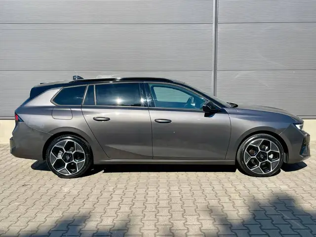 Opel Astra view 8