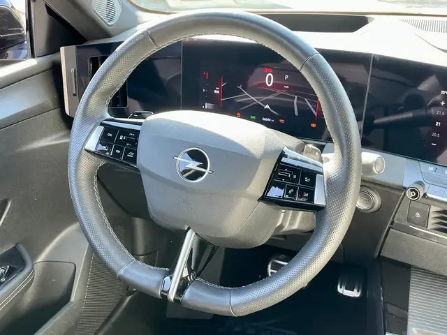 Opel Astra view 12