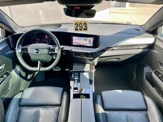 Opel Astra view 11