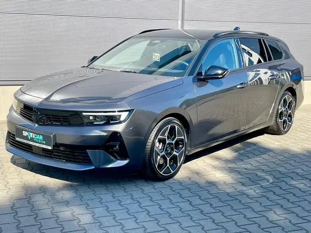 Opel Astra view 2