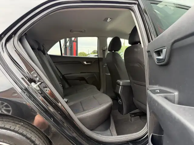 Kia Rio view 9
