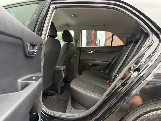 Kia Rio view 8