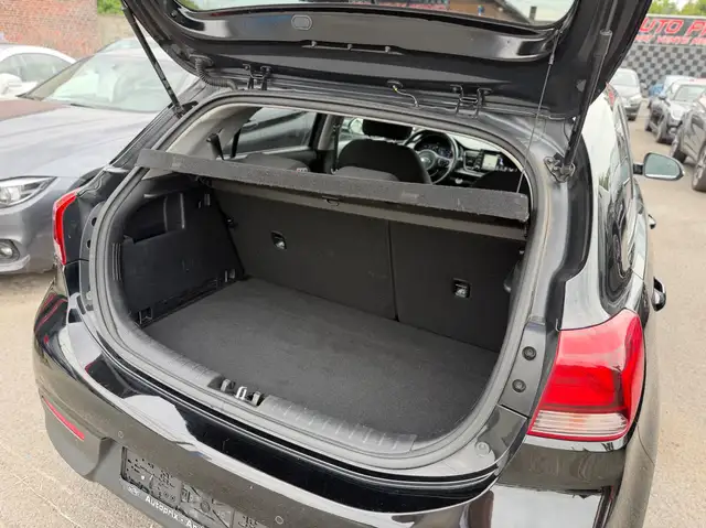 Kia Rio view 11