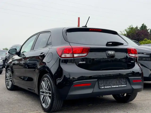 Kia Rio view 5