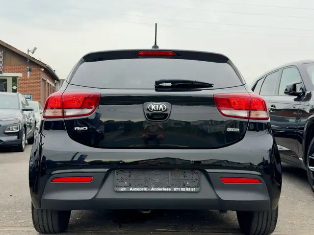 Kia Rio view 6