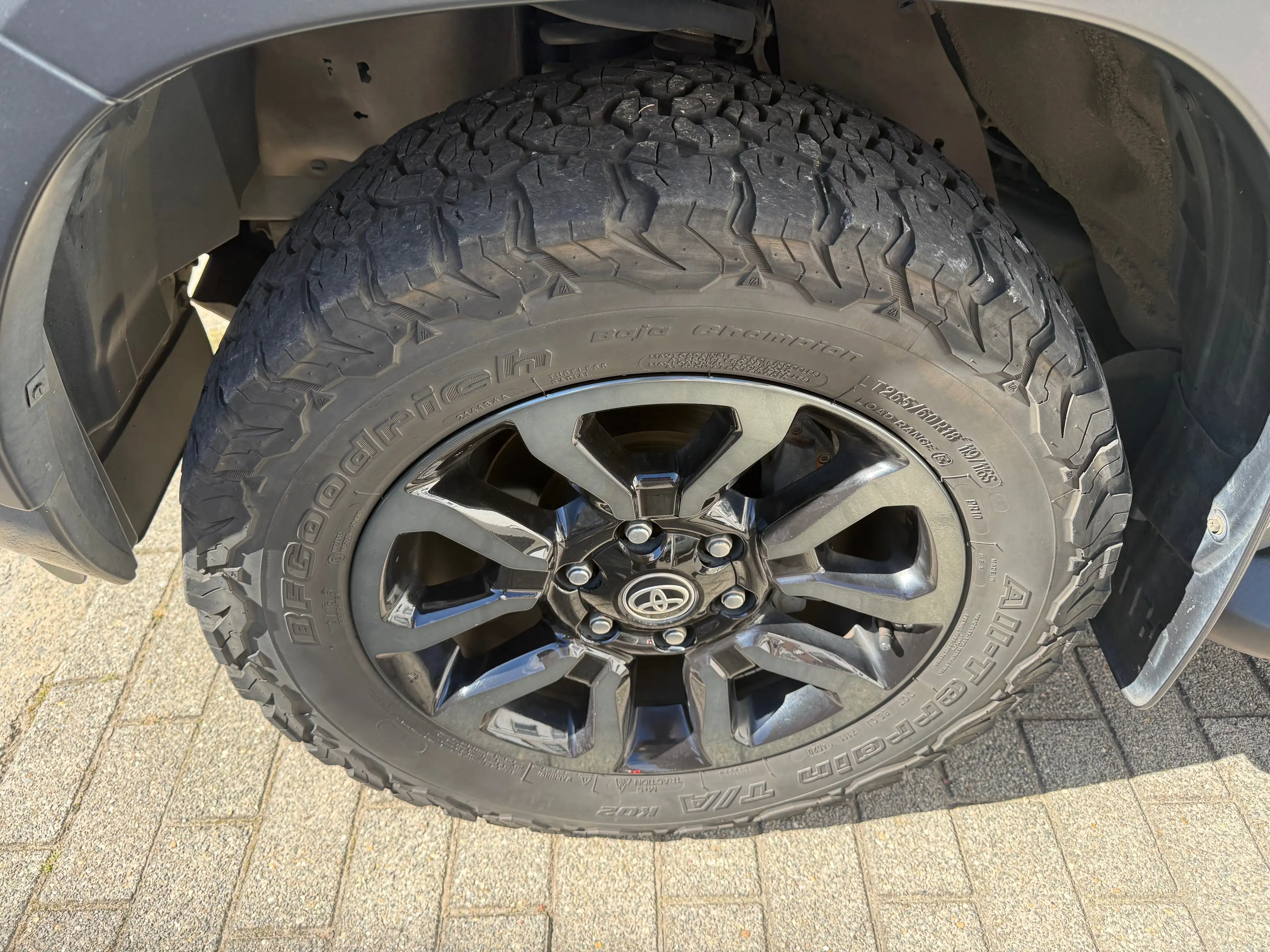 Toyota Hilux 2.8 D-4D Invincible neuf!! 115000km garantie CT ✅ full options carnet d’entretien complet — photo 10