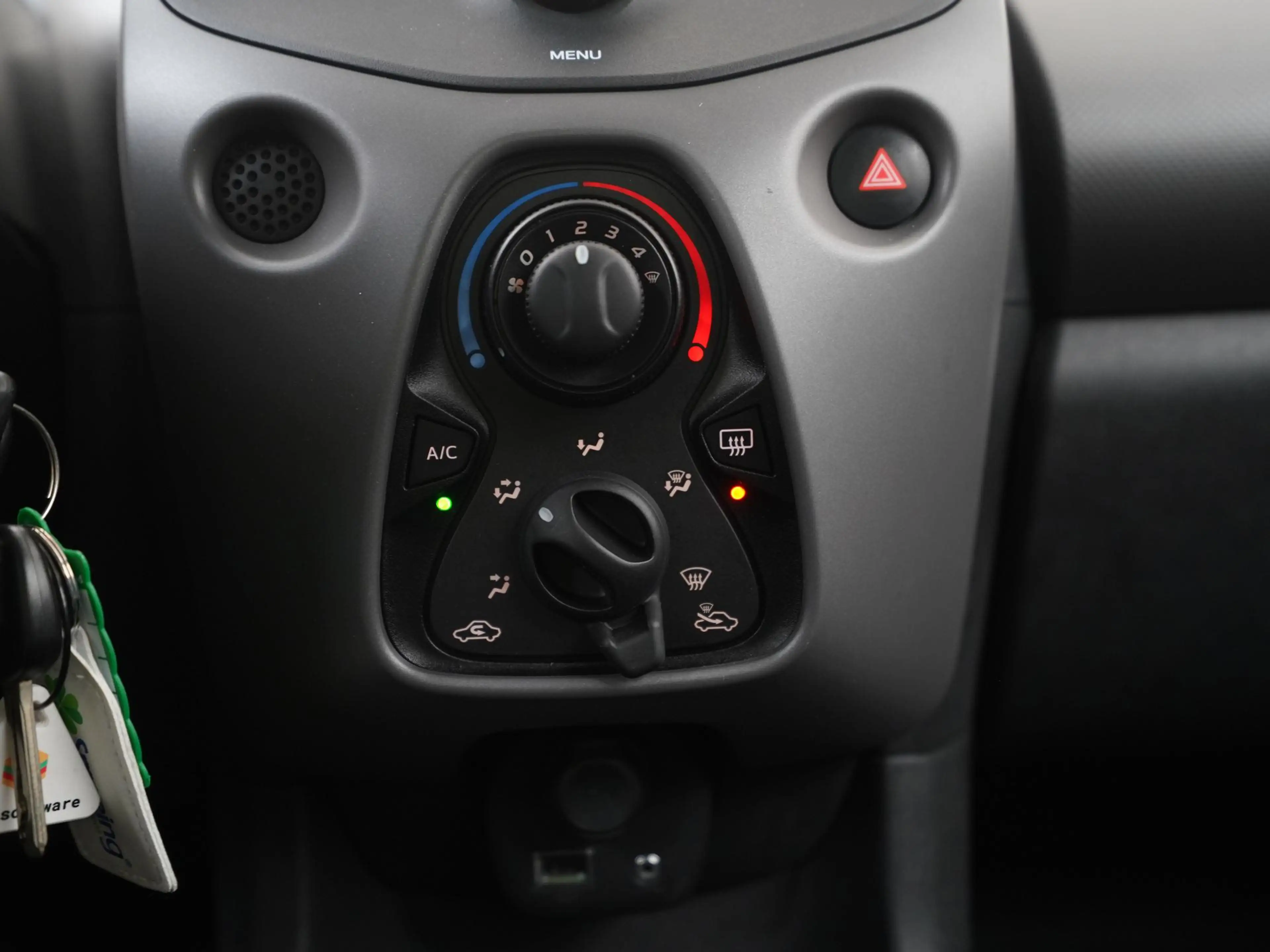 Peugeot 108 1.0 e-VTi Active | Airco | Zondag Open! — photo 11