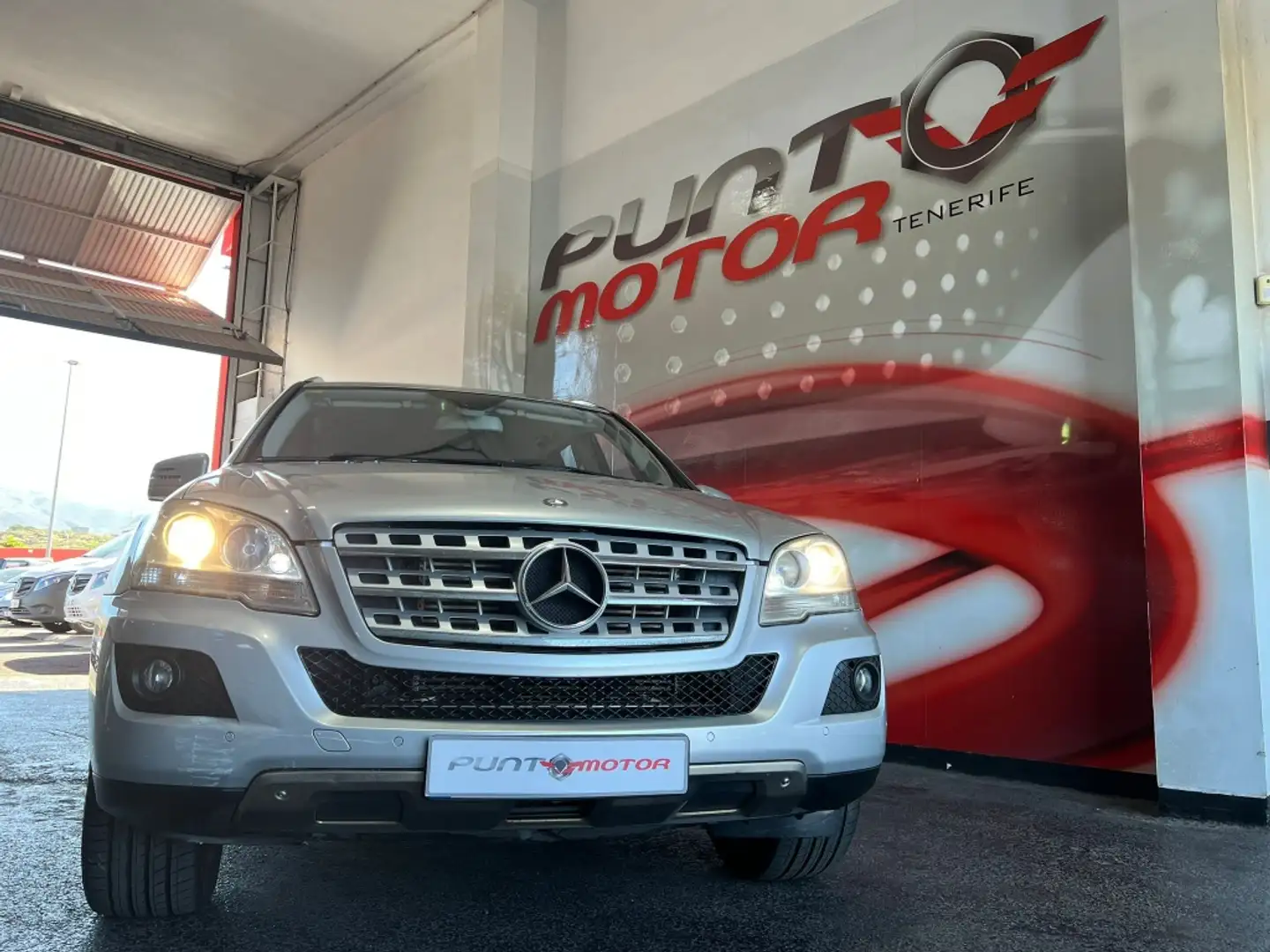 Mercedes-Benz ML 300 300CDI BE 4M Aut. Grau - 1