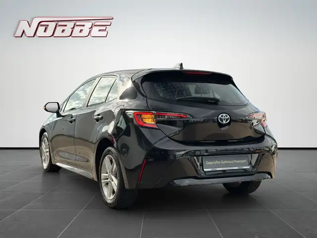 Toyota Corolla view 3