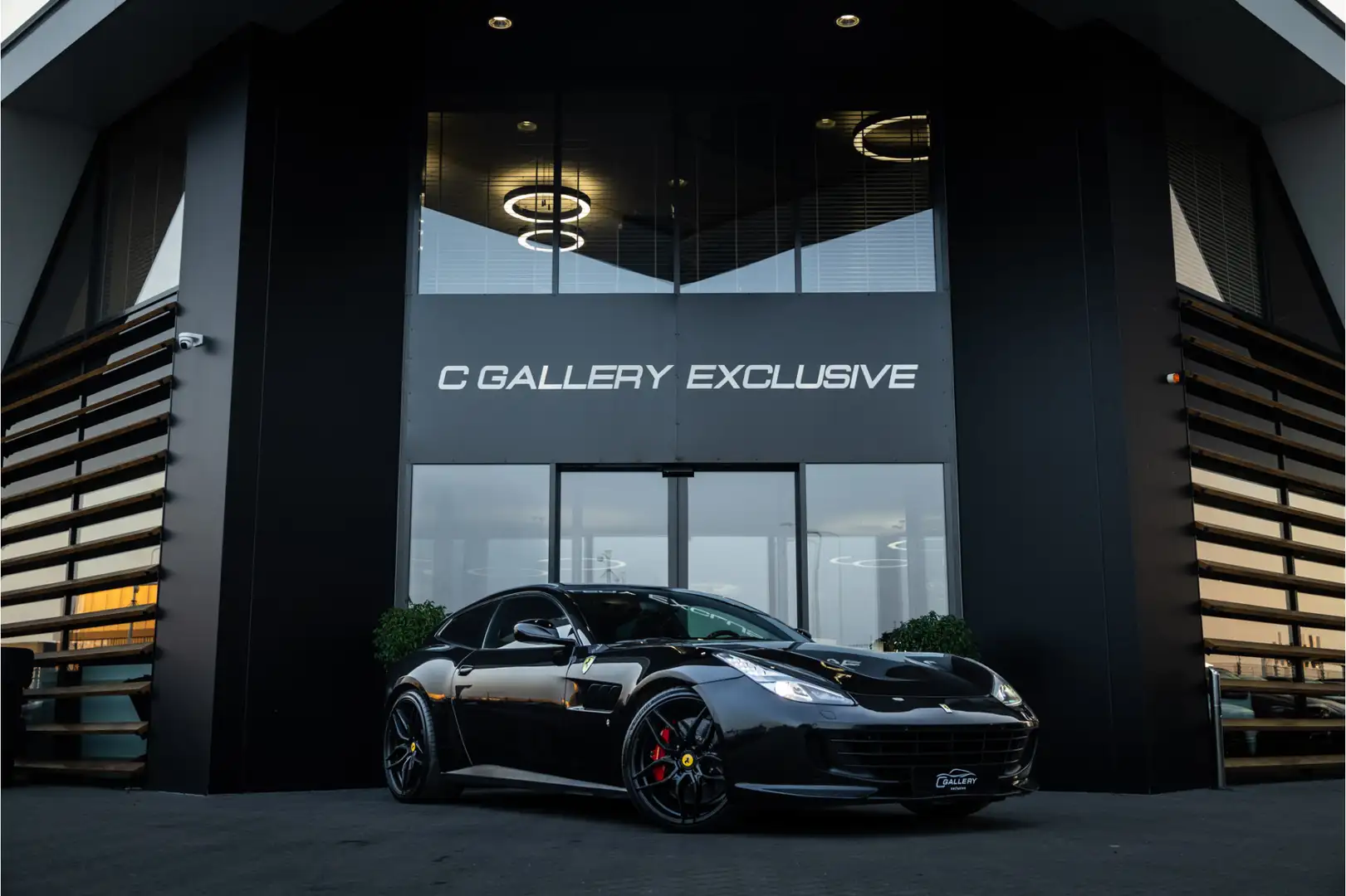 Ferrari GTC4 Lusso GTC4Lusso 6.3 V12 - 4-zits l Lift l Passenger Disp Schwarz - 1