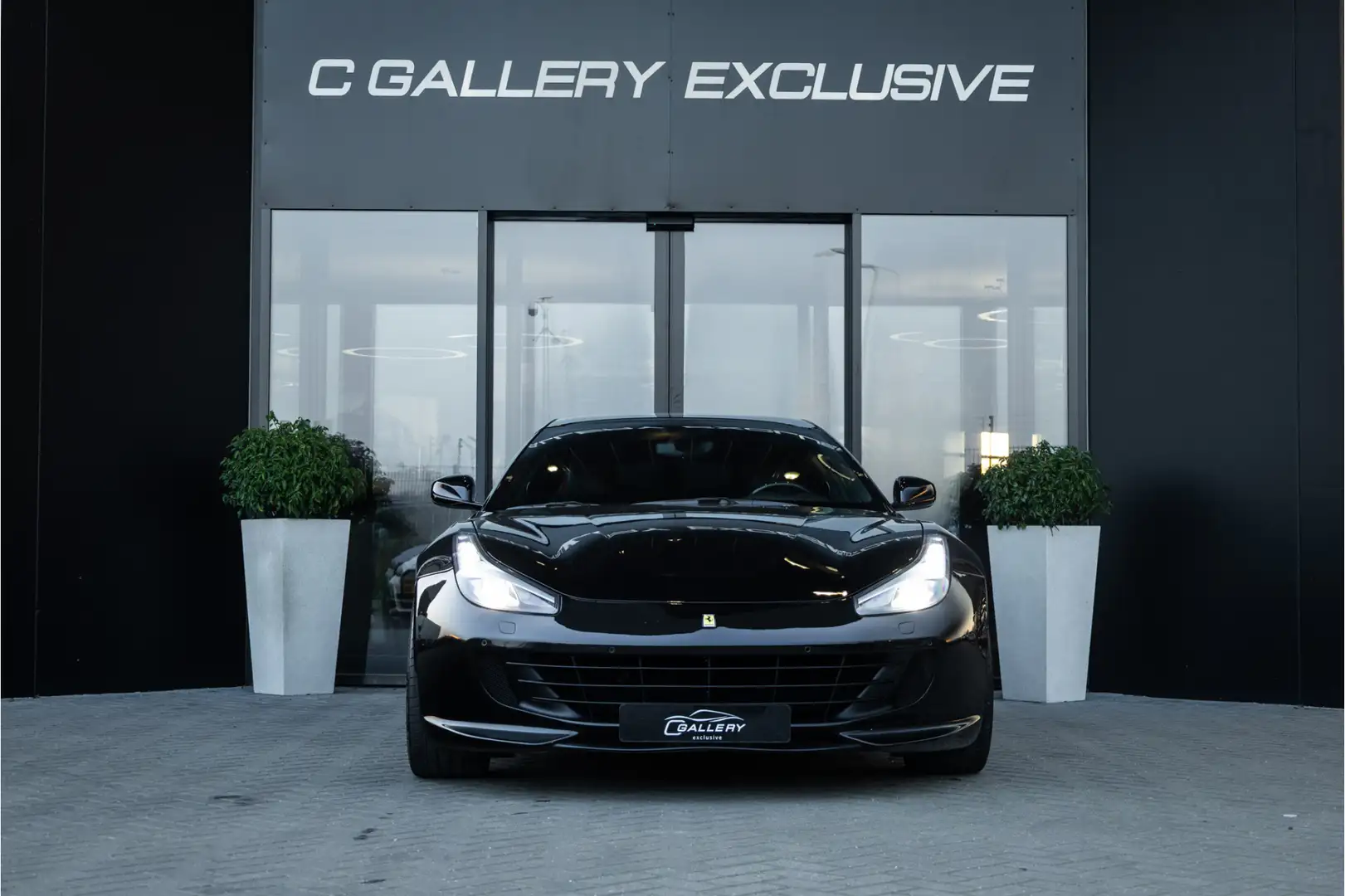 Ferrari GTC4 Lusso GTC4Lusso 6.3 V12 - 4-zits l Lift l Passenger Disp Schwarz - 2