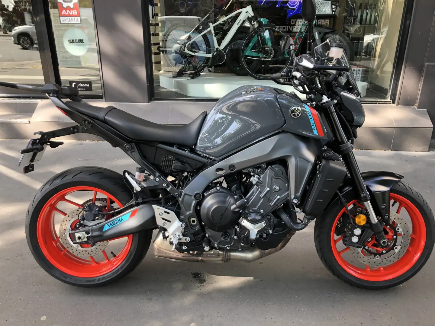 Yamaha MT-09 Gri - 2