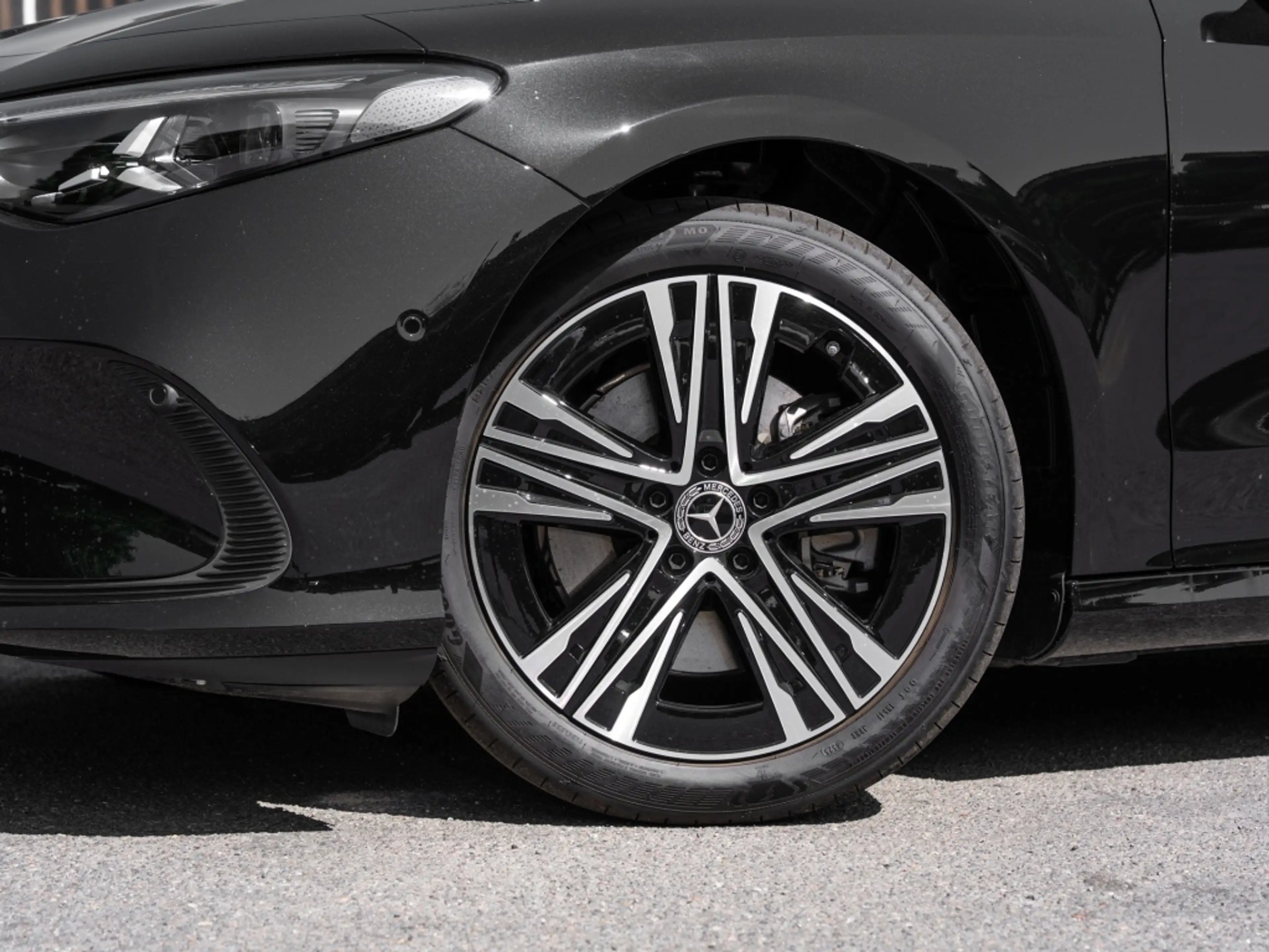 Mercedes-Benz CLA 250 + Shooting Brake mit EQ Technologie MEMO — photo 7