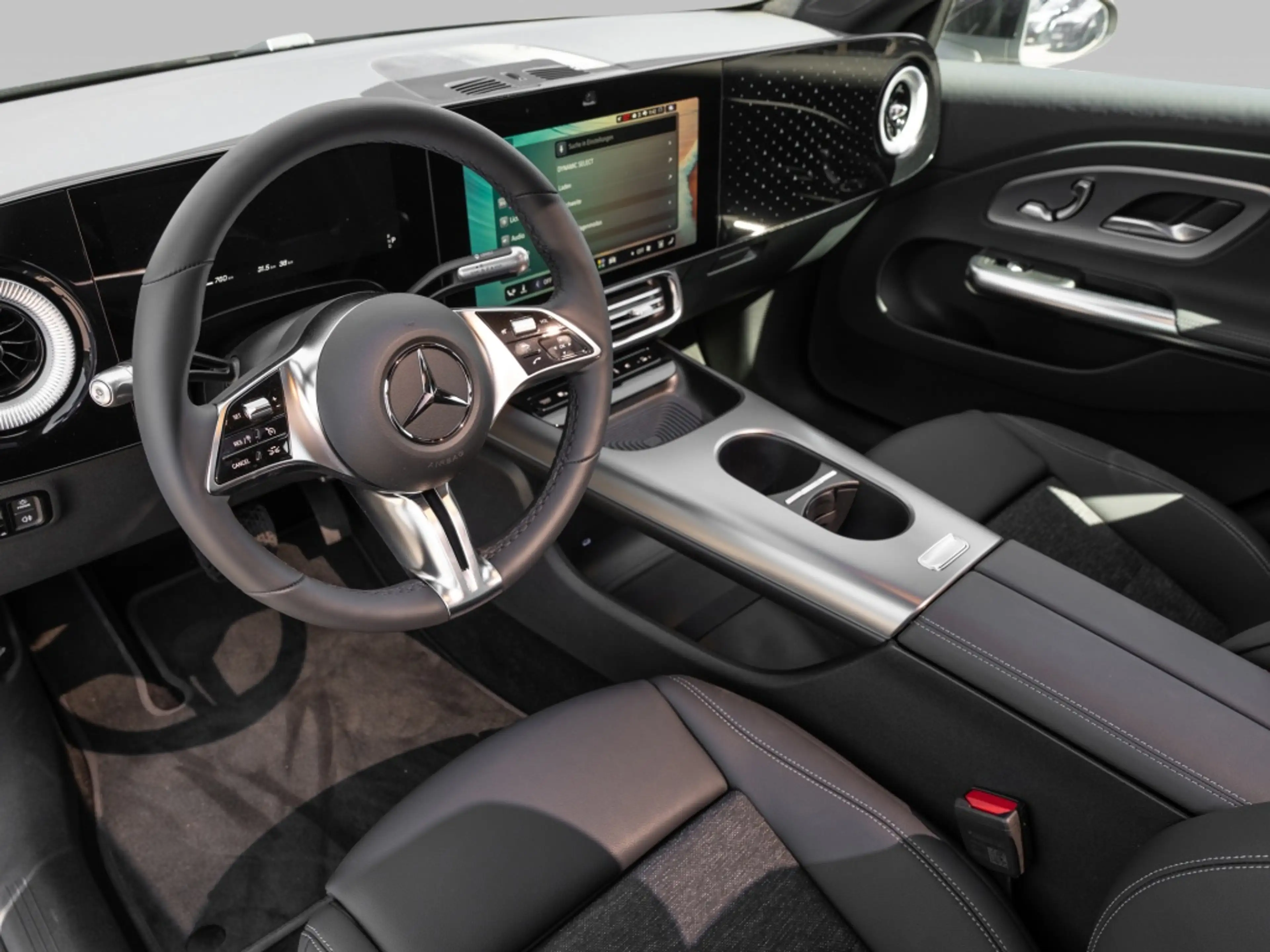 Mercedes-Benz CLA 250 + Shooting Brake mit EQ Technologie MEMO — photo 8