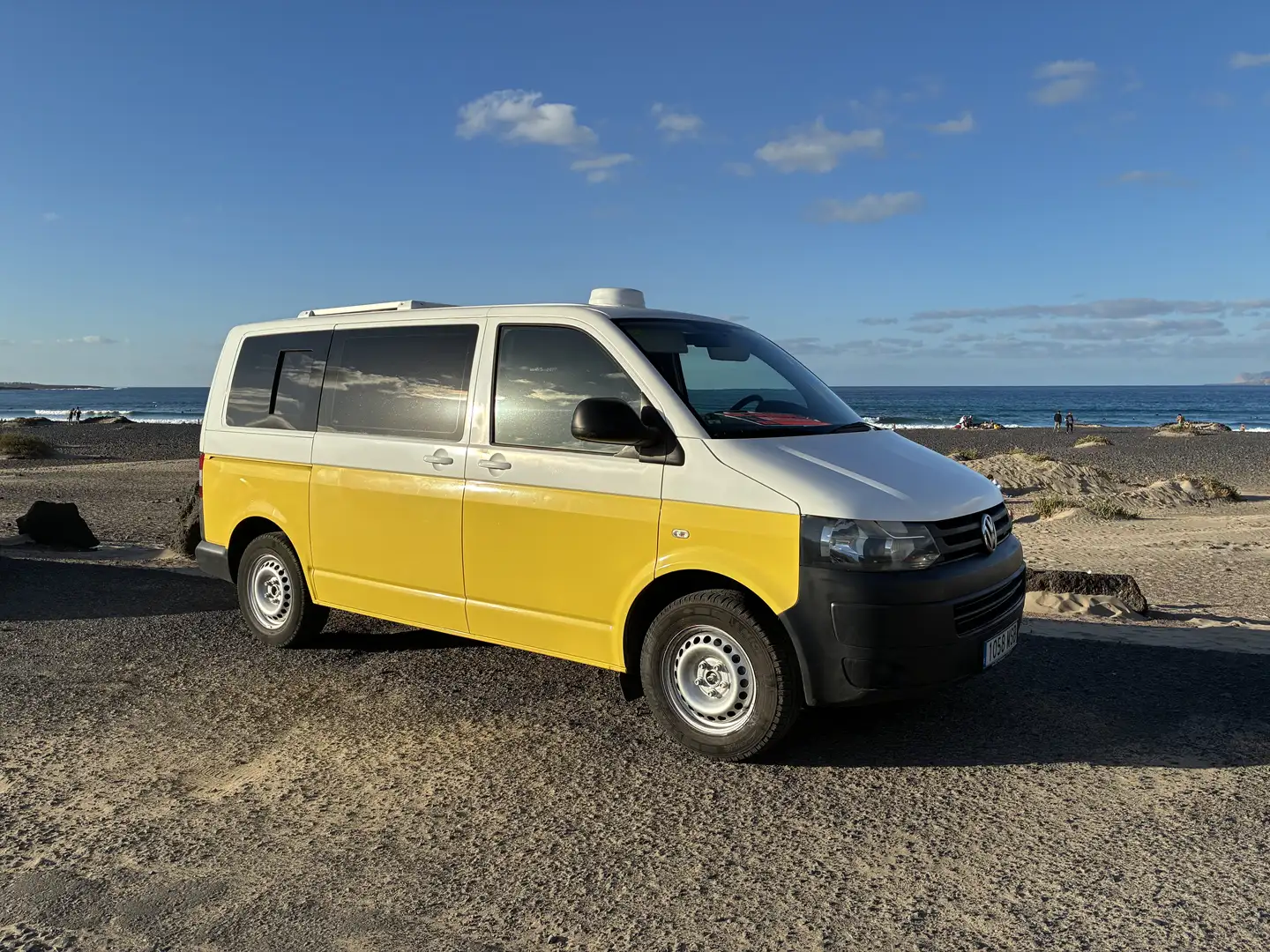 Volkswagen T5 Transporter Amarillo - 1