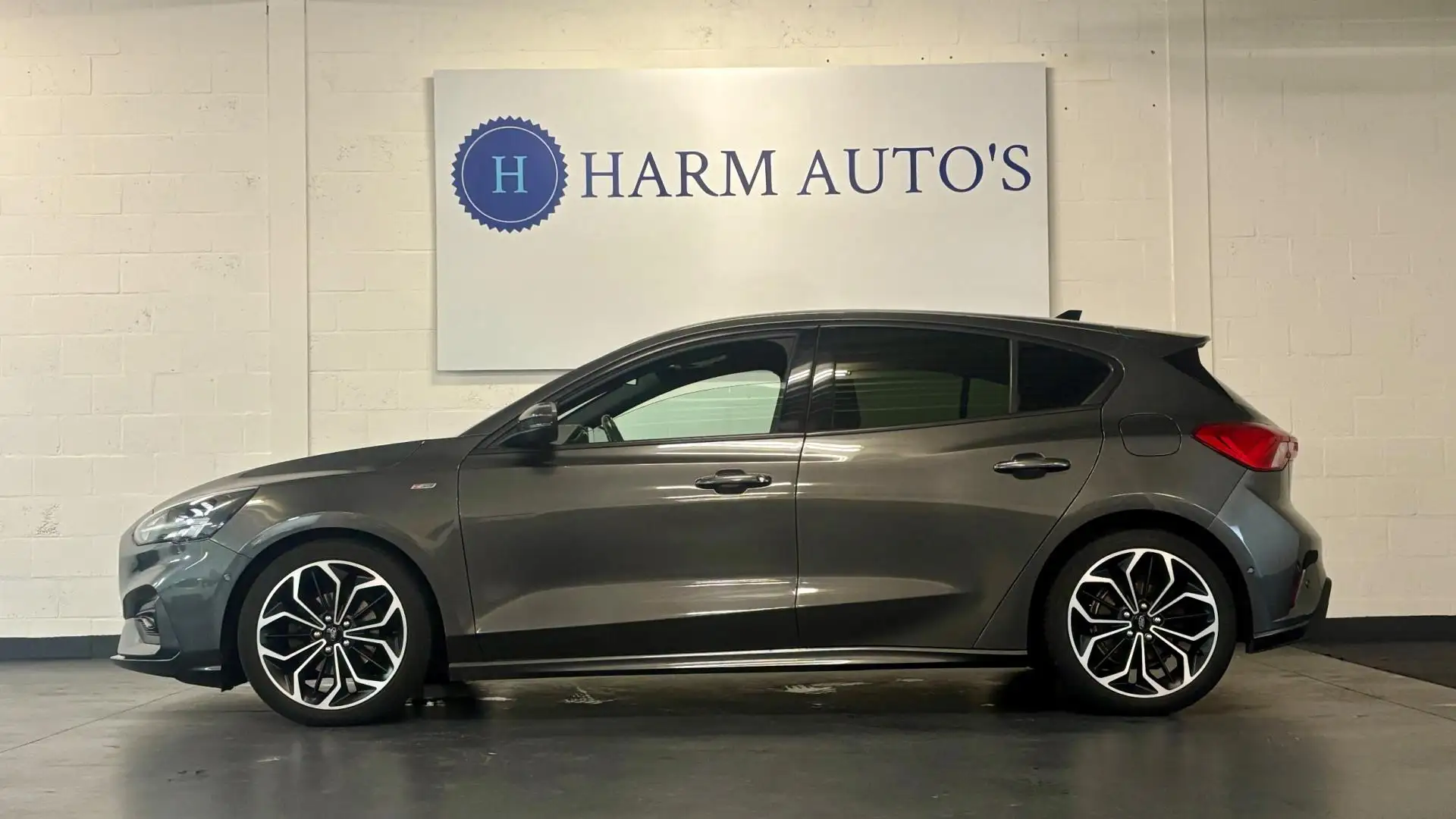 Ford Focus 1.0 EcoBoost ST Line 125pk Pano / Navi / LED / CAM Gris - 2