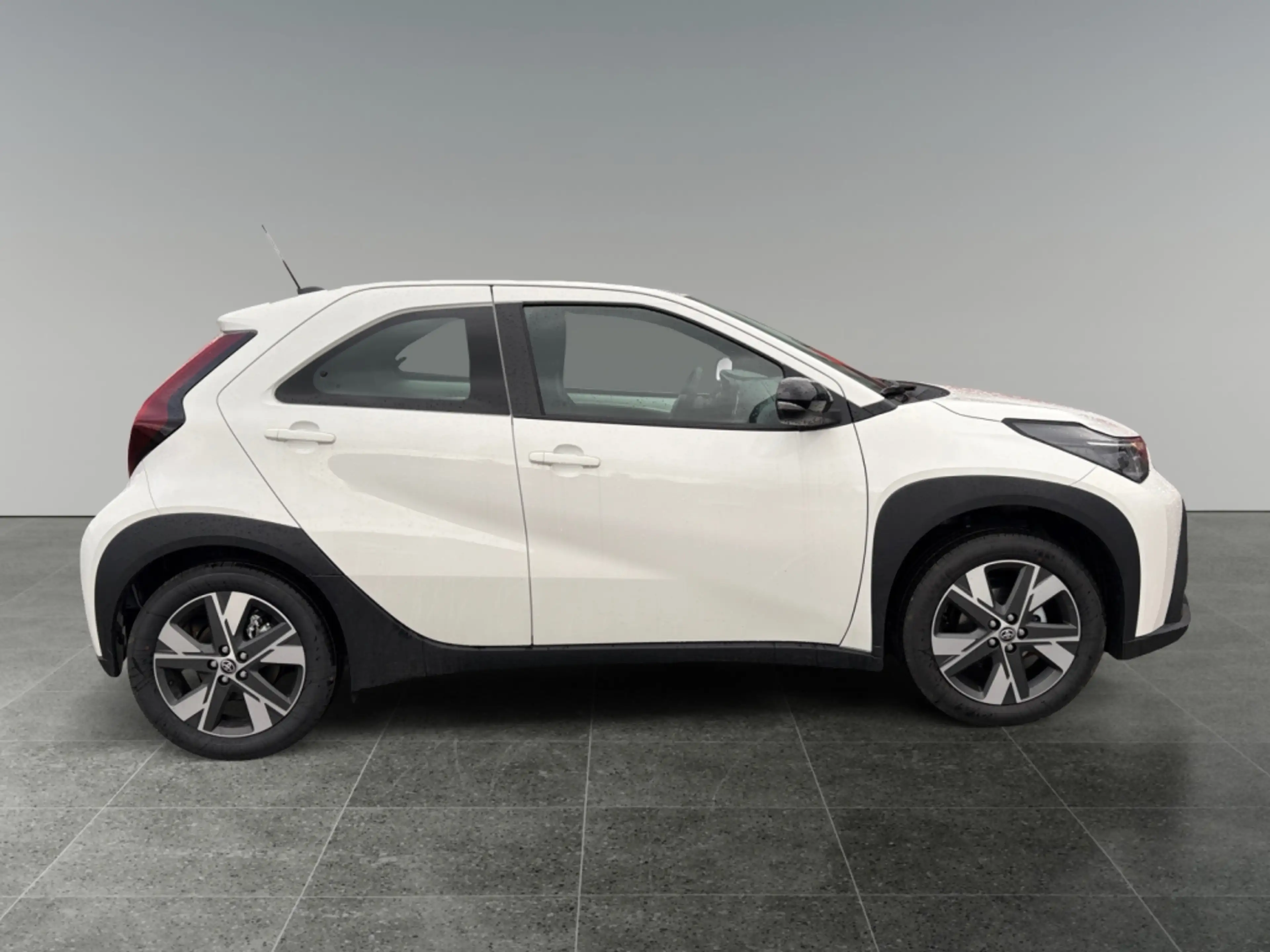 Toyota Aygo X 1,5 l Active CVT — photo 6
