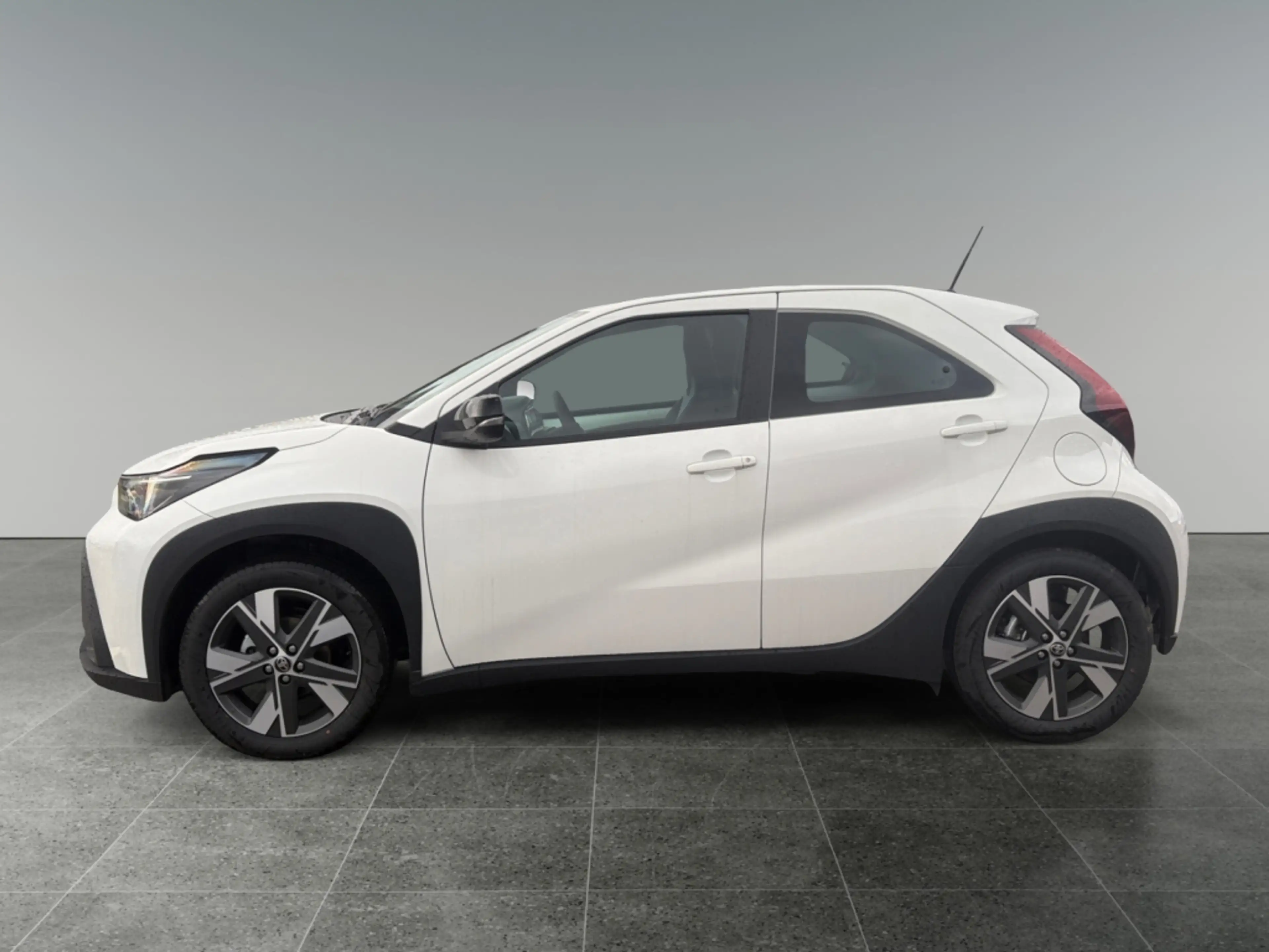 Toyota Aygo X 1,5 l Active CVT — photo 2