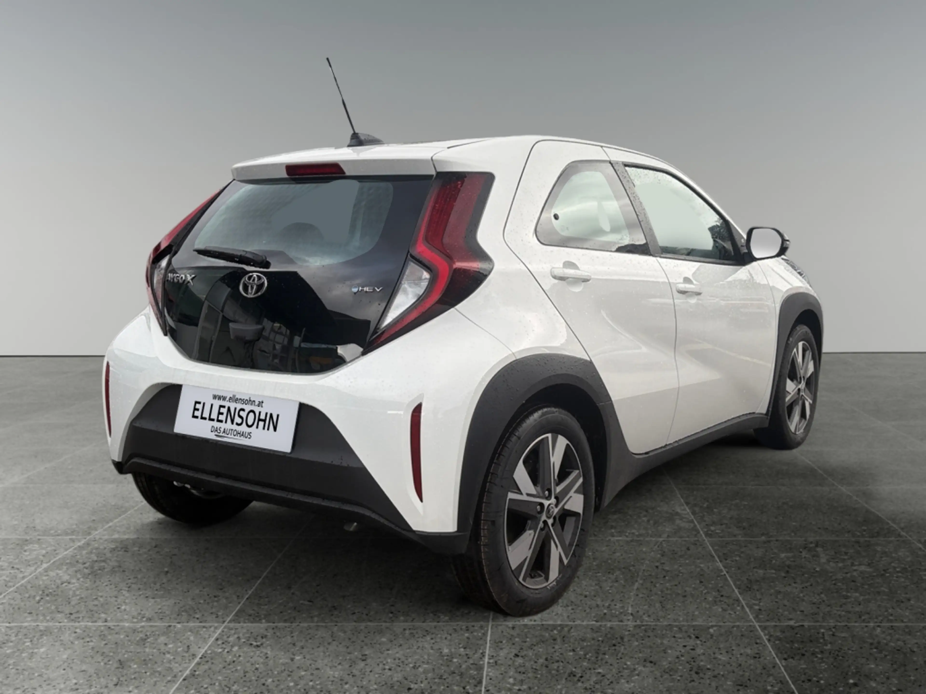 Toyota Aygo X 1,5 l Active CVT — photo 5