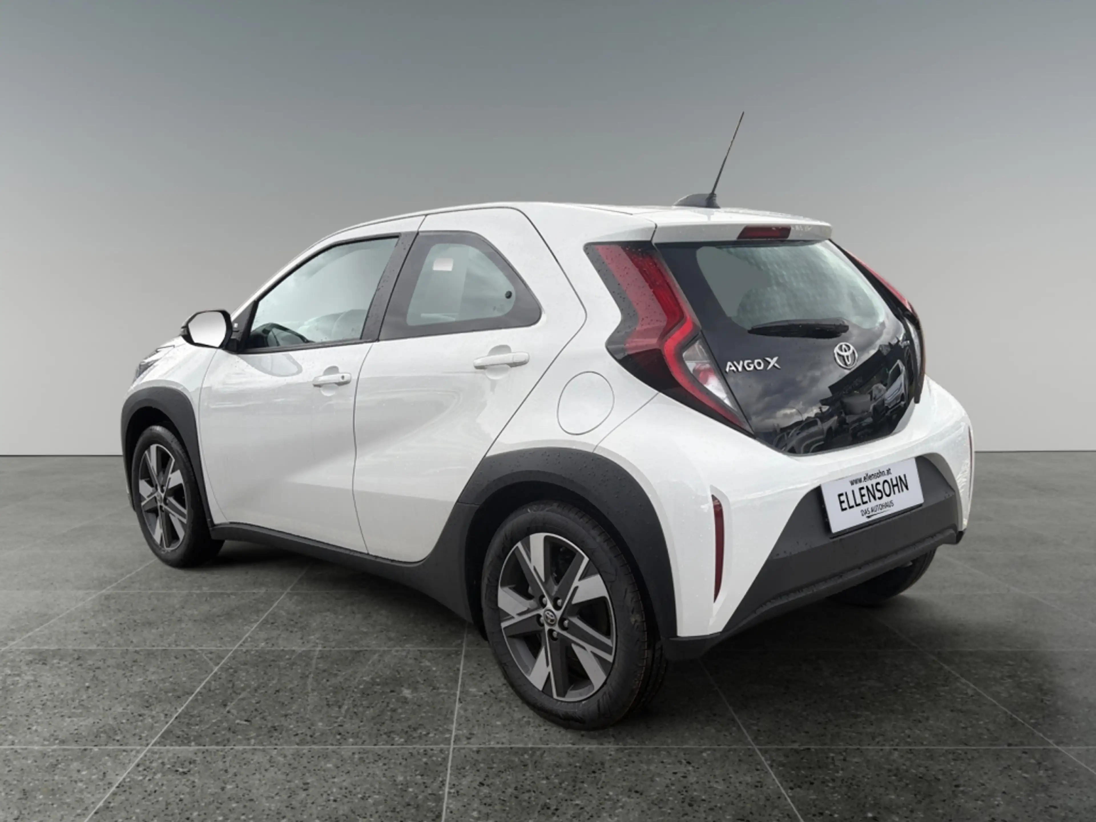 Toyota Aygo X 1,5 l Active CVT — photo 3