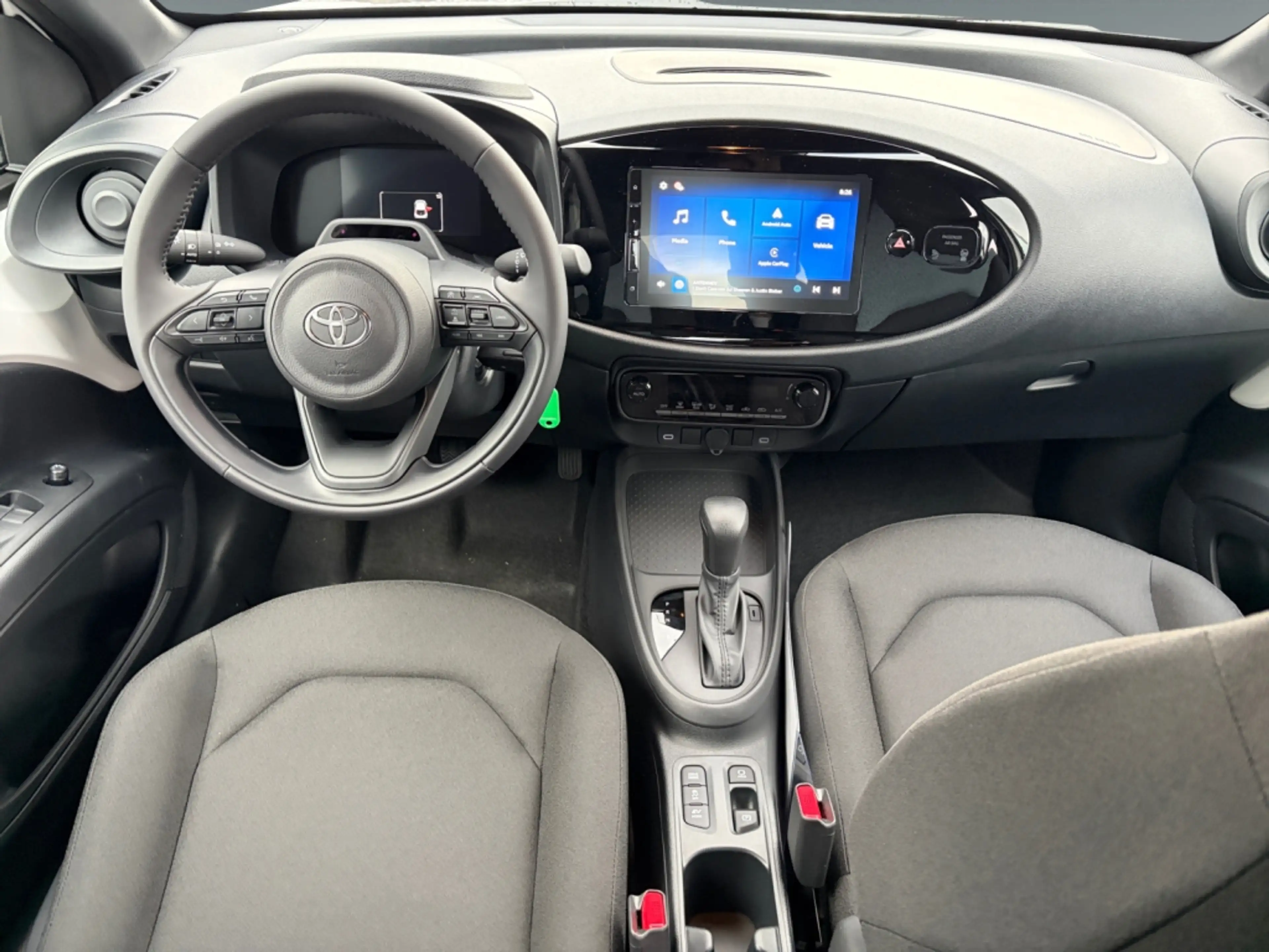 Toyota Aygo X 1,5 l Active CVT — photo 10