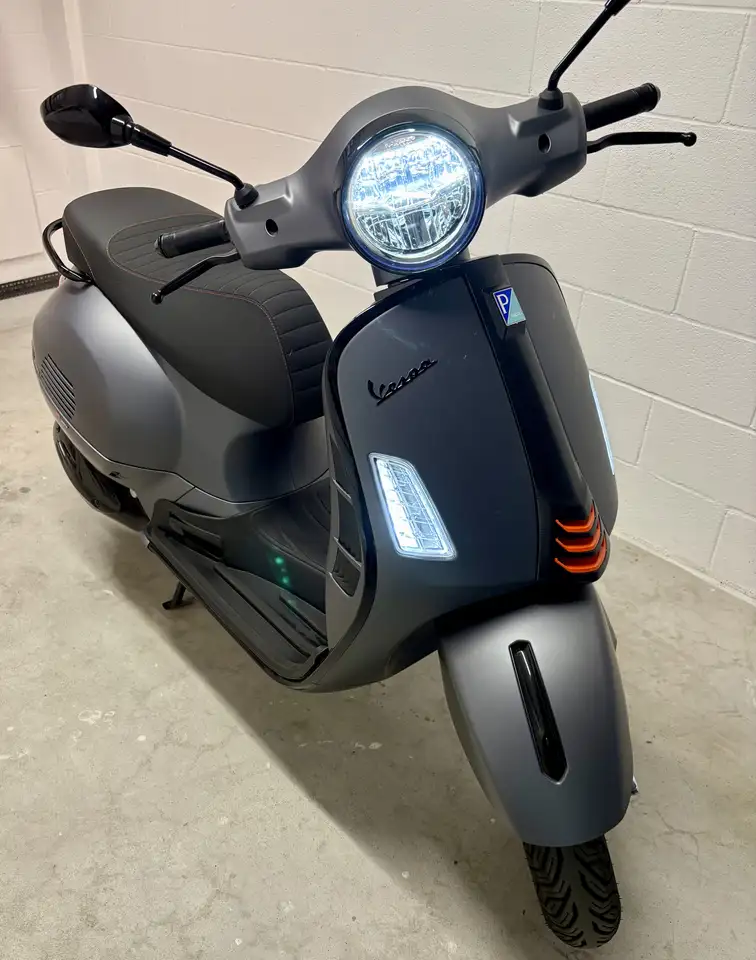Vespa GTS Super Sport