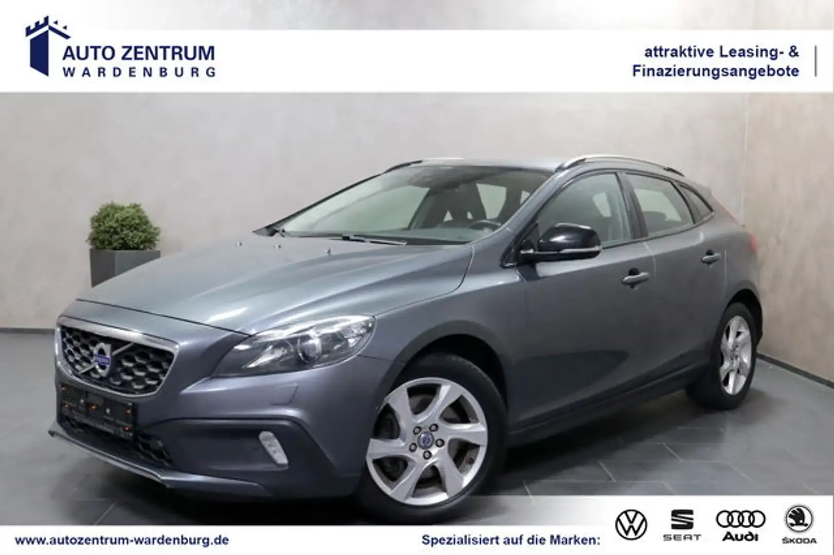 Volvo V40 Cross Country Aut. Summum LEDER KAMERA AHK Grau - 1