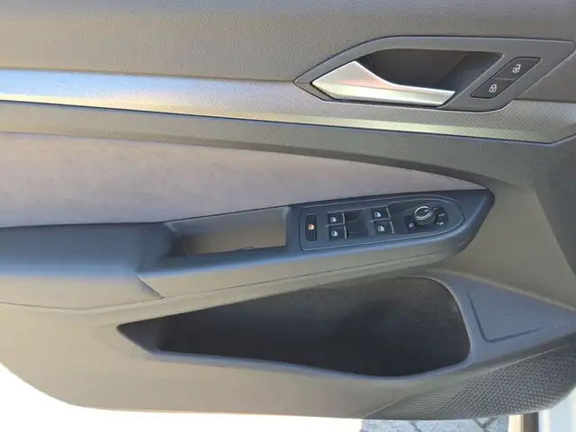 Volkswagen Golf view 17