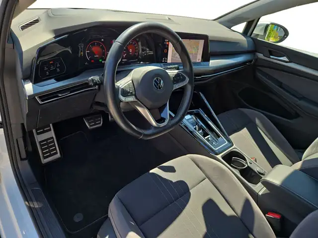 Volkswagen Golf view 4