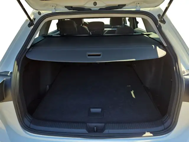 Volkswagen Golf view 14