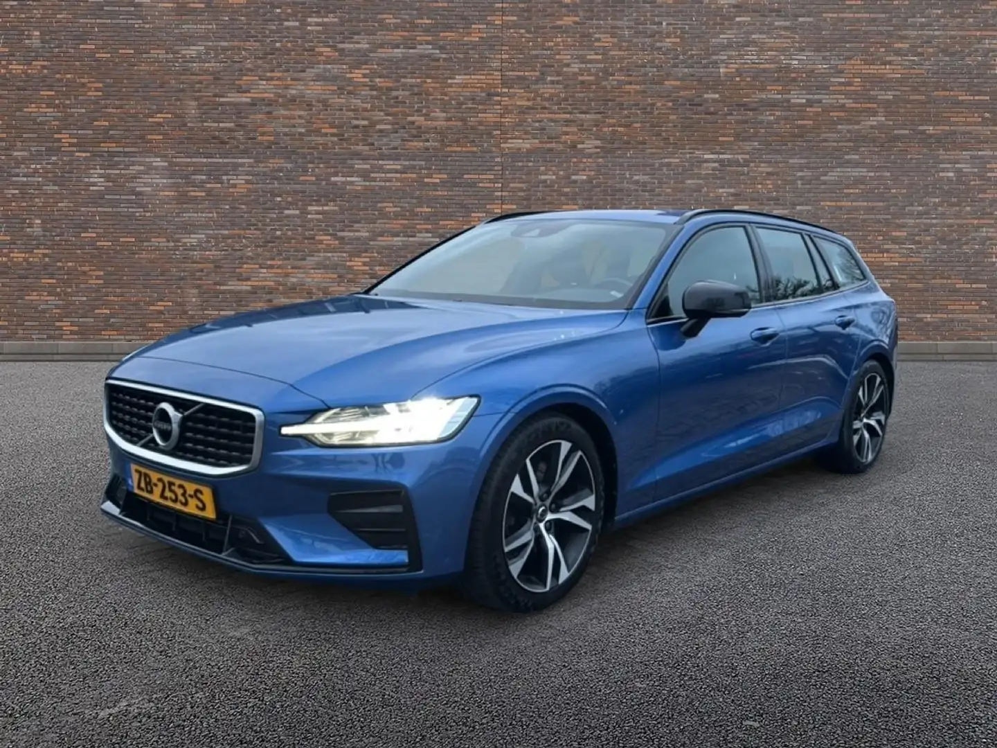 Volvo V60 2.0 T5 R-Design Blau - 2